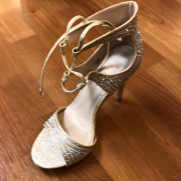⭐️SOLD OUT⭐️ Bella Luna high heels with champagne sequins - Picture 5 of 7